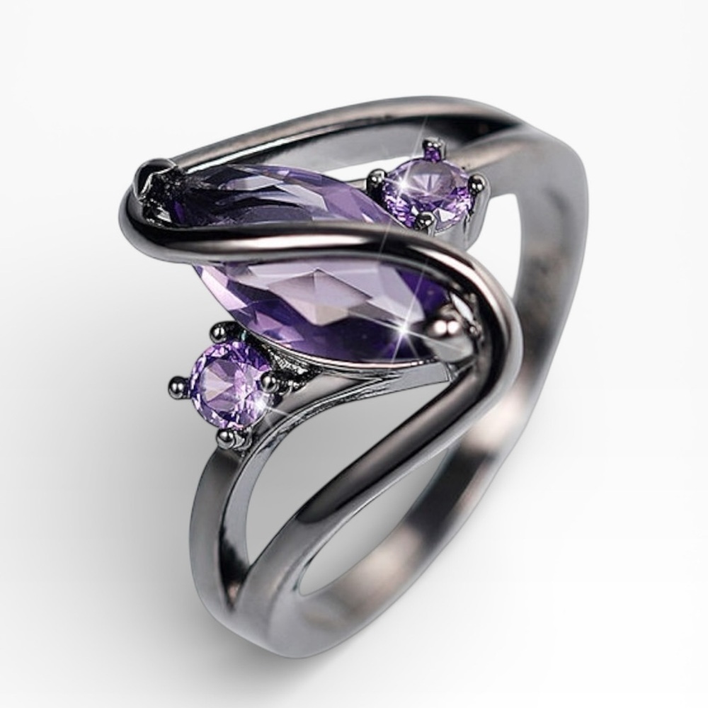 Marquise Cut Amethyst Gemstone Crystal Ring in Black Gold • Size 6.5 - Picture 3 of 4